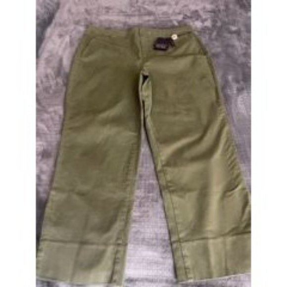 50% or more Off Name Brand Clothes   ** NYPDJ Cropped Pants   SIZE 14 - Picture 1 of 4